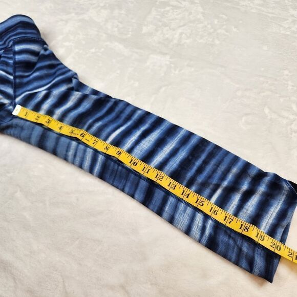 3/$25 Blue Striped Under Armour Crop Leggings Sz XL - Picture 10 of 11